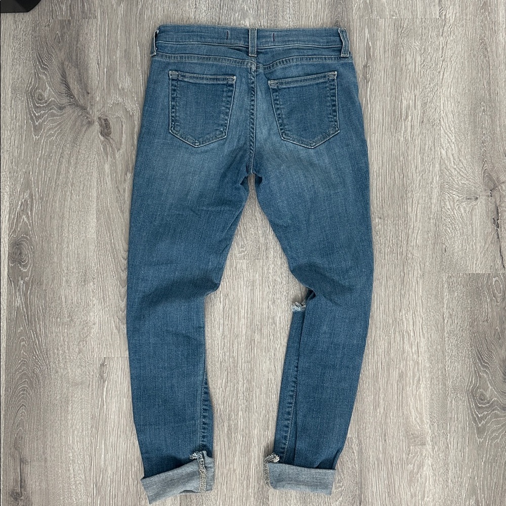 Distressed jeans - Picture 2 of 3